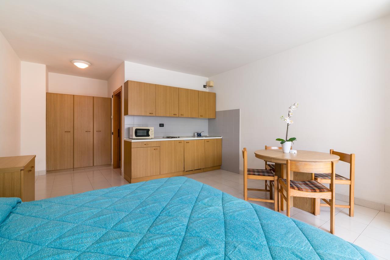 Residence Marina Riva del Garda Kültér fotó